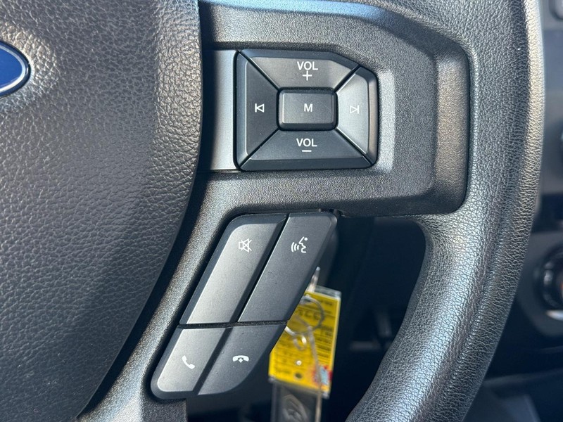 Ford F-150 Vehicle Full-screen Gallery Image 14