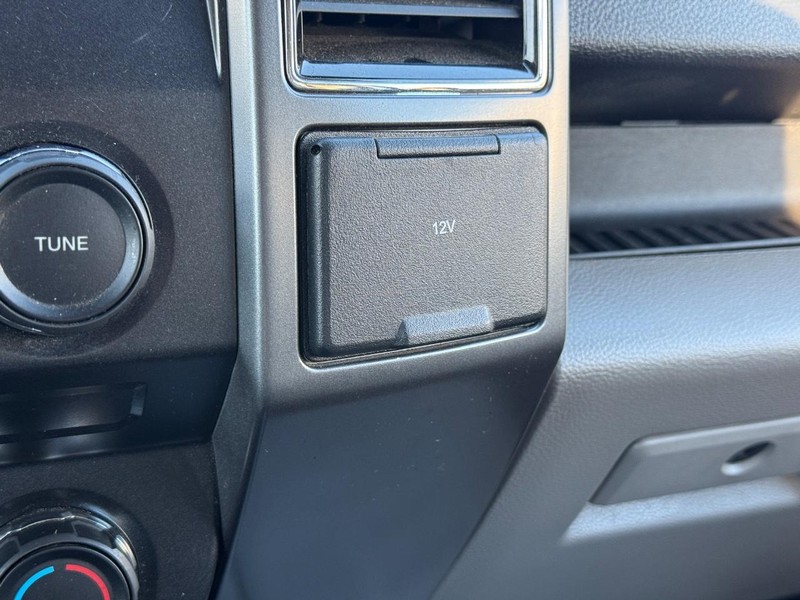 Ford F-150 Vehicle Full-screen Gallery Image 19