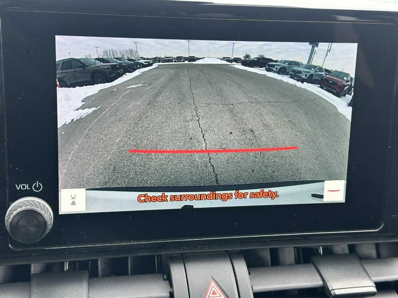 Toyota RAV4 Vehicle Full-screen Gallery Image 22