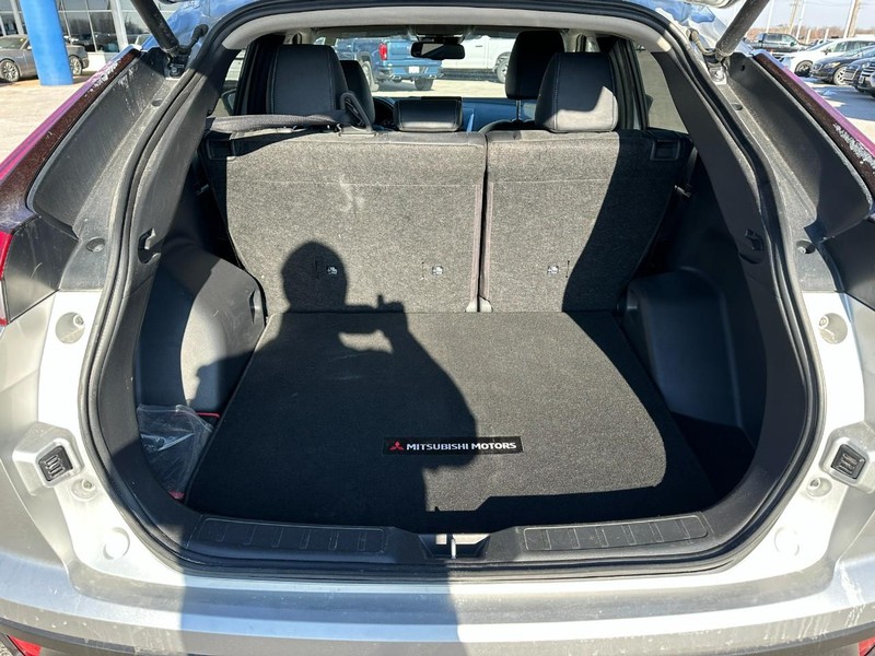 Mitsubishi Eclipse Cross Vehicle Full-screen Gallery Image 5