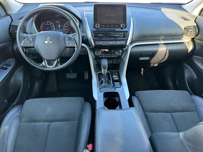 Mitsubishi Eclipse Cross Vehicle Full-screen Gallery Image 11