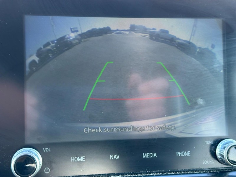 Mitsubishi Eclipse Cross Vehicle Full-screen Gallery Image 23