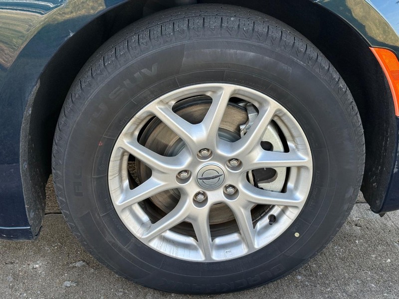 Chrysler Pacifica Vehicle Full-screen Gallery Image 07