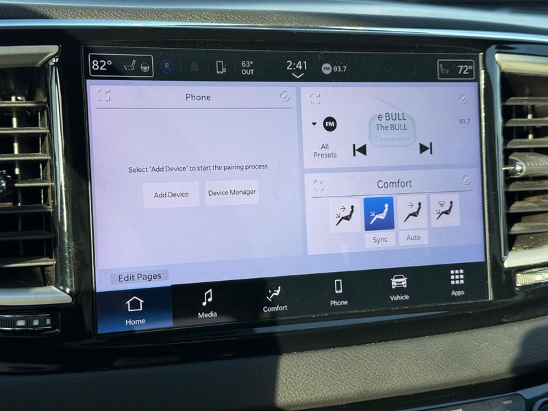 Chrysler Pacifica Vehicle Full-screen Gallery Image 17