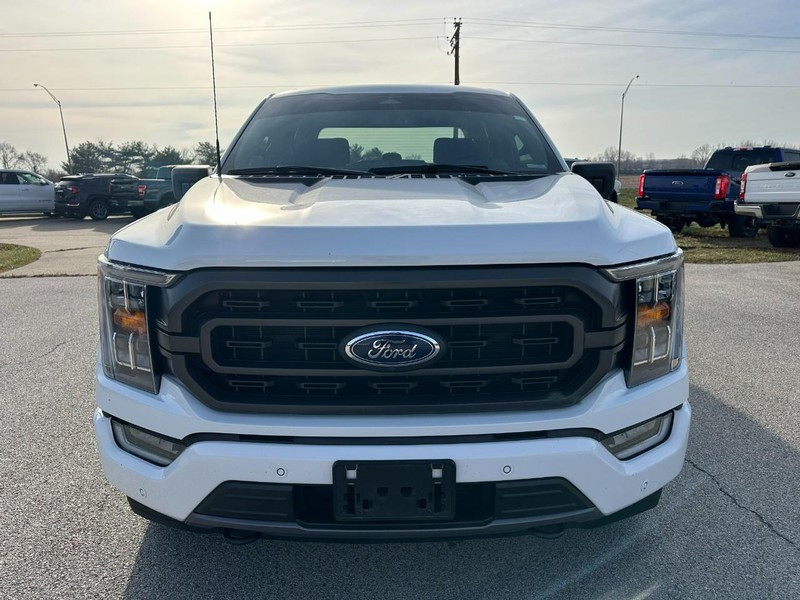 Ford F-150 Vehicle Full-screen Gallery Image 9