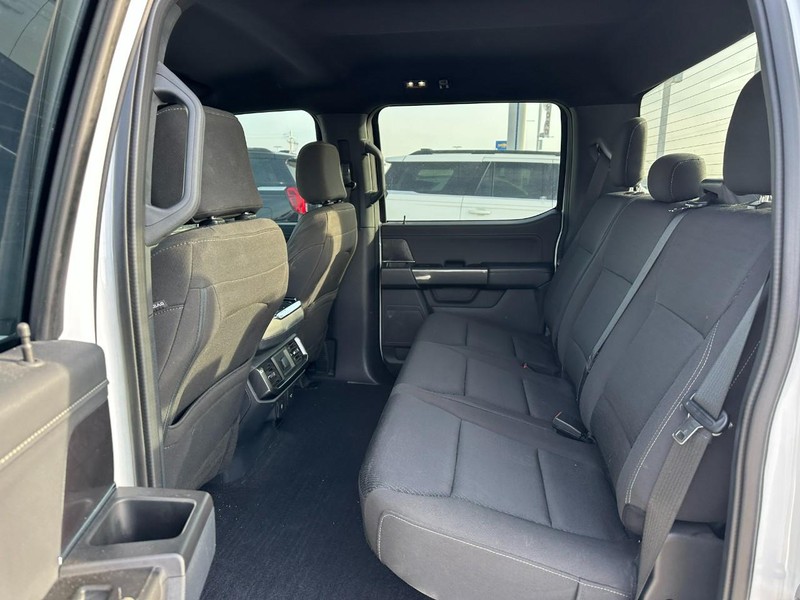 Ford F-150 Vehicle Full-screen Gallery Image 10