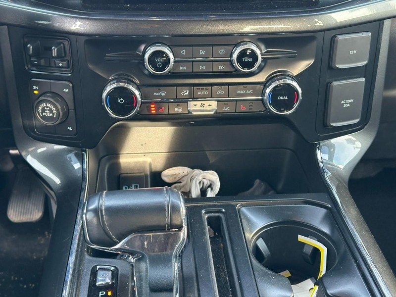 Ford F-150 Vehicle Full-screen Gallery Image 14