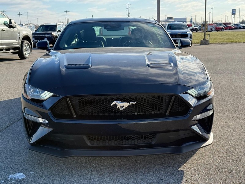 Ford Mustang Vehicle Full-screen Gallery Image 10