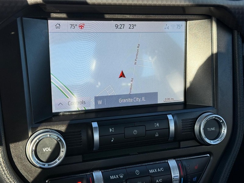 Ford Mustang Vehicle Full-screen Gallery Image 16