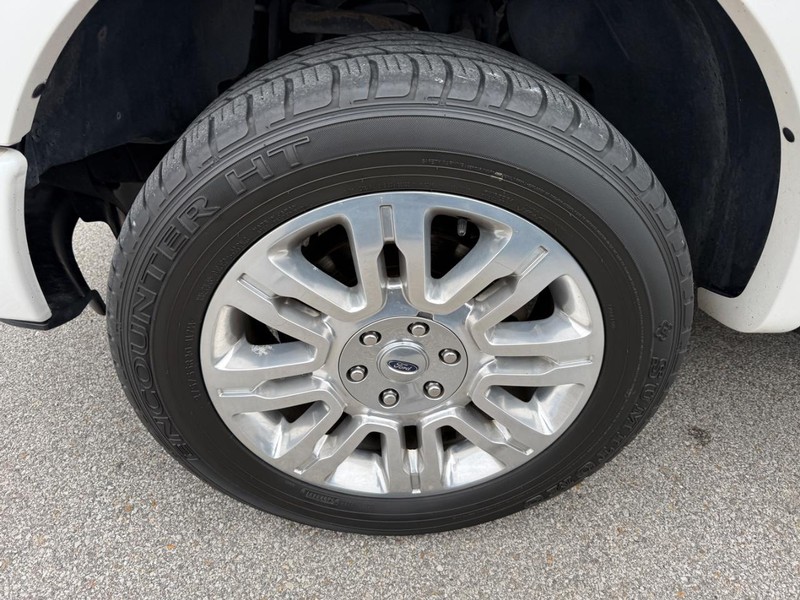 Ford F-150 Vehicle Full-screen Gallery Image 2