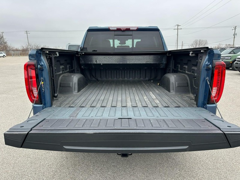 GMC Sierra 1500 Vehicle Full-screen Gallery Image 5