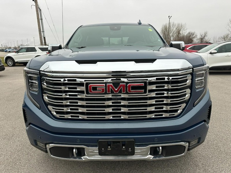 GMC Sierra 1500 Vehicle Full-screen Gallery Image 9