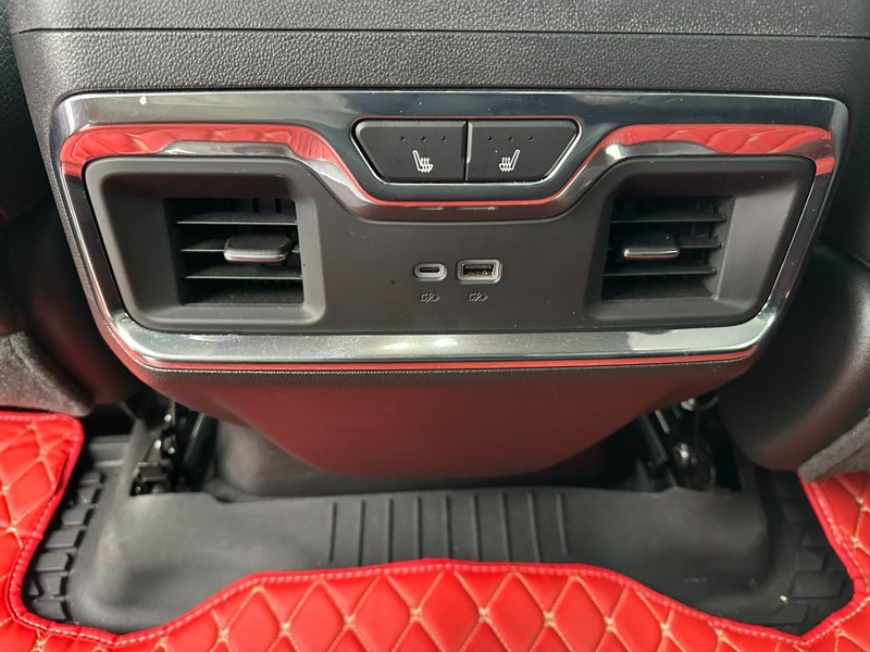 GMC Sierra 1500 Vehicle Full-screen Gallery Image 11