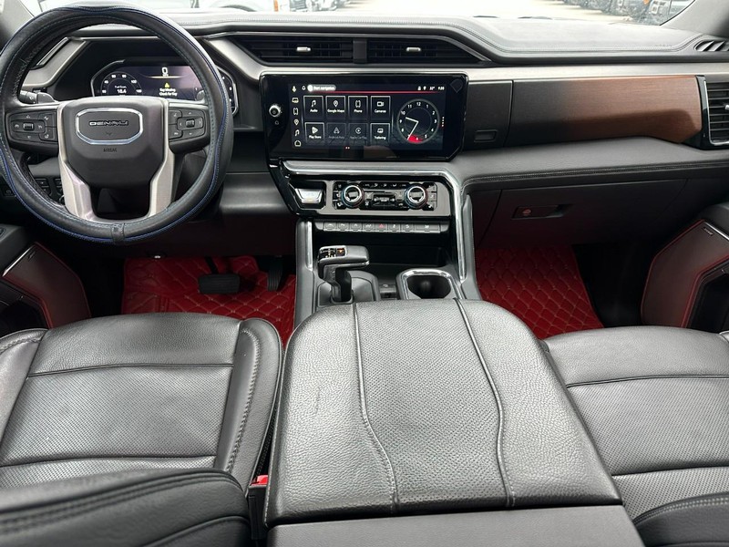 GMC Sierra 1500 Vehicle Full-screen Gallery Image 13