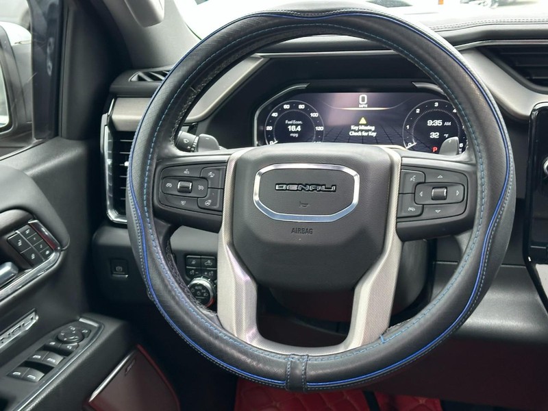 GMC Sierra 1500 Vehicle Full-screen Gallery Image 14