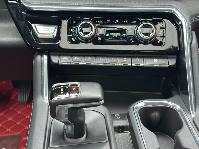 GMC Sierra 1500 Vehicle Full-screen Gallery Image 16