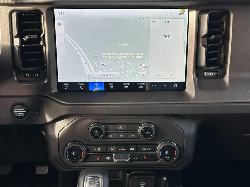 Ford Bronco Vehicle Full-screen Gallery Image 7