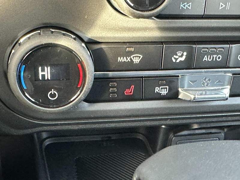 Ford Bronco Vehicle Full-screen Gallery Image 13