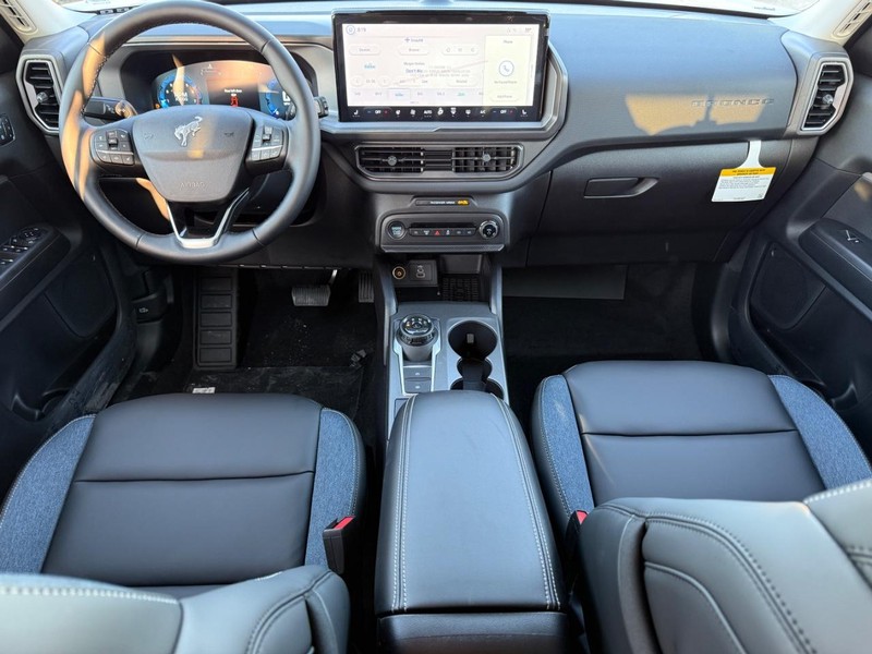 Ford Bronco Sport Vehicle Full-screen Gallery Image 6