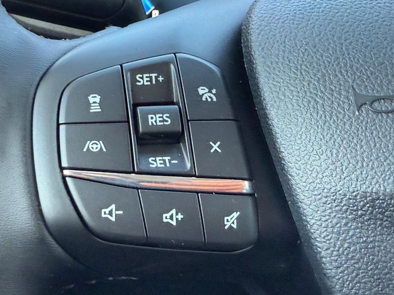 Ford Bronco Sport Vehicle Full-screen Gallery Image 8