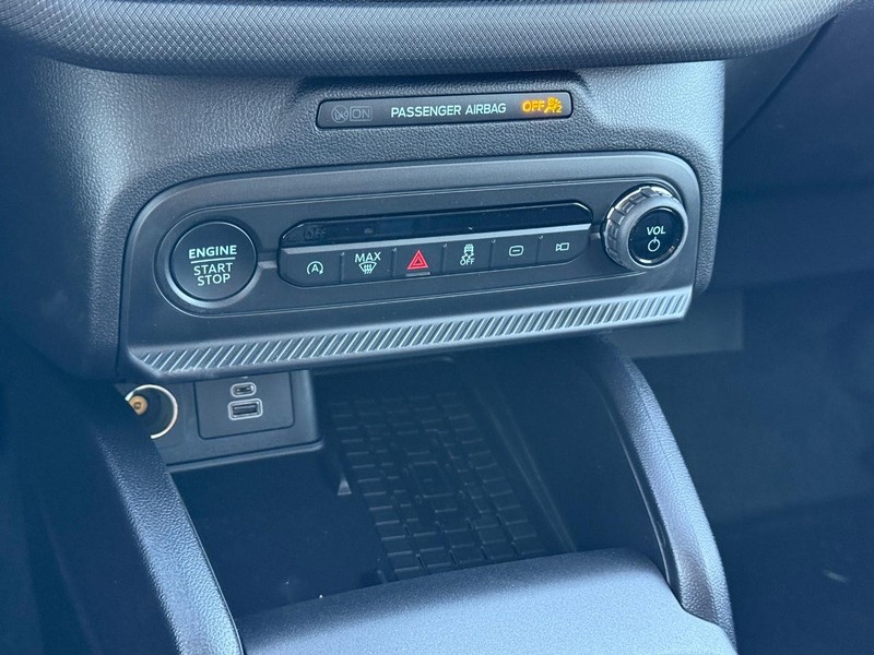 Ford Bronco Sport Vehicle Full-screen Gallery Image 11