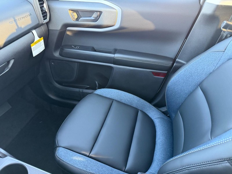 Ford Bronco Sport Vehicle Full-screen Gallery Image 14