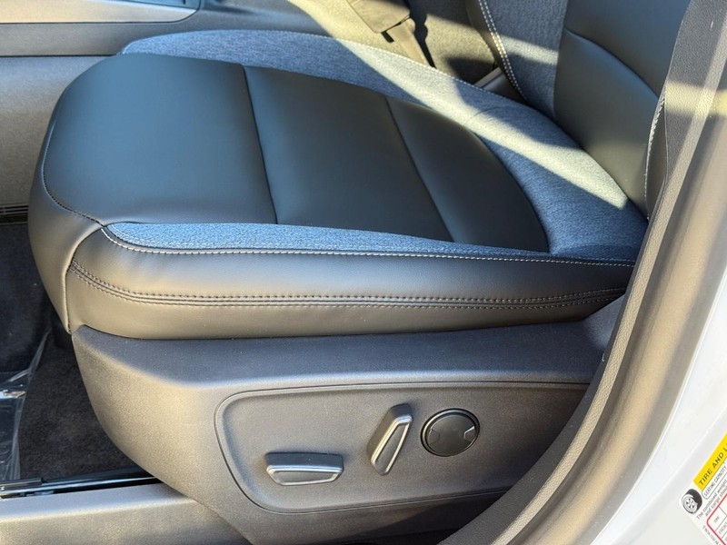 Ford Bronco Sport Vehicle Full-screen Gallery Image 17