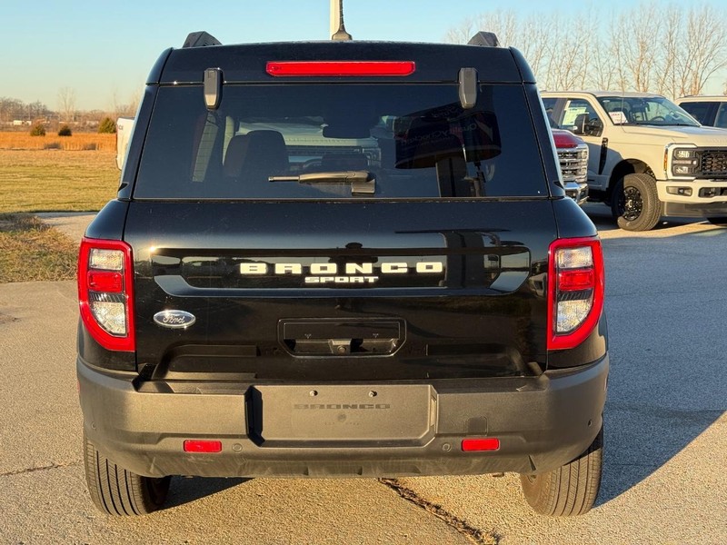 Ford Bronco Sport Vehicle Full-screen Gallery Image 04