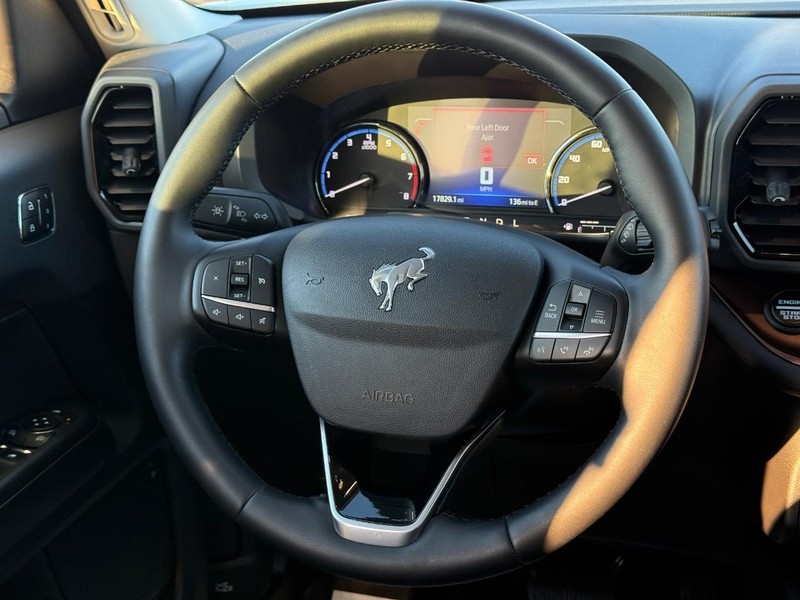 Ford Bronco Sport Vehicle Full-screen Gallery Image 13