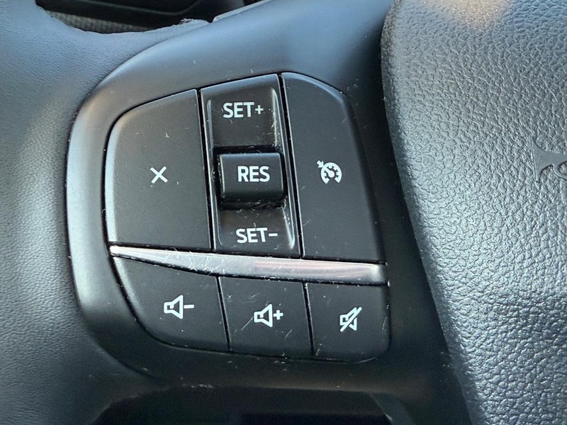 Ford Bronco Sport Vehicle Full-screen Gallery Image 14