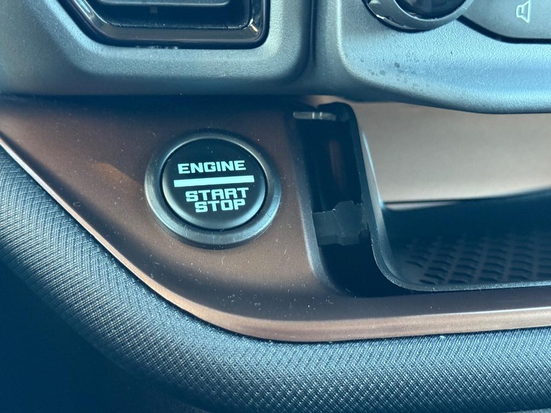 Ford Bronco Sport Vehicle Full-screen Gallery Image 18