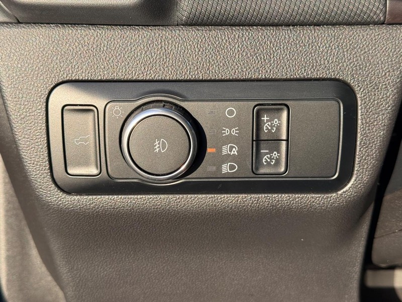 Ford Bronco Sport Vehicle Full-screen Gallery Image 23