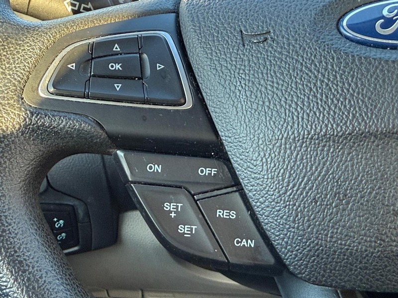 Ford Focus Vehicle Full-screen Gallery Image 13