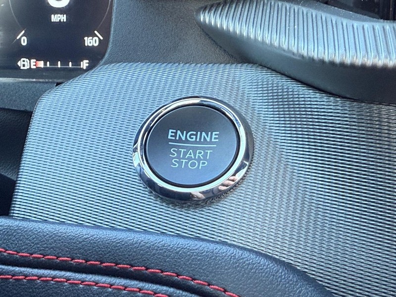 Ford Explorer Vehicle Full-screen Gallery Image 18