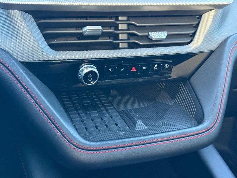 Ford Explorer Vehicle Full-screen Gallery Image 21