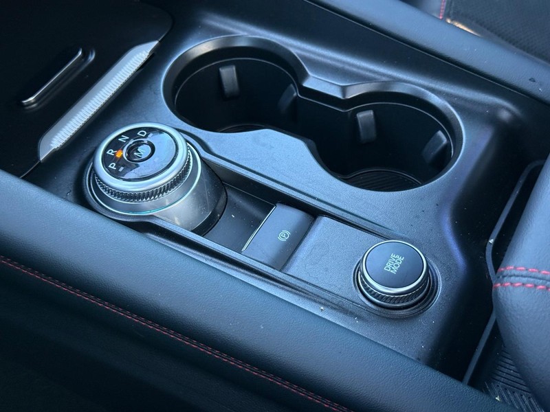 Ford Explorer Vehicle Full-screen Gallery Image 22