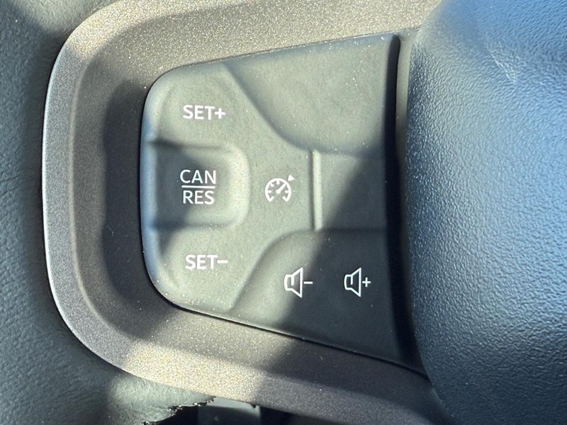 Ford Bronco Vehicle Full-screen Gallery Image 8