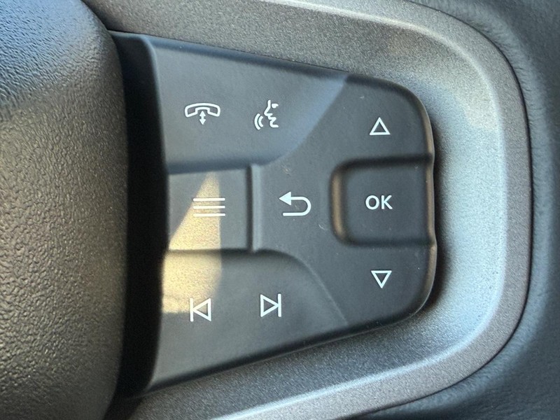 Ford Bronco Vehicle Full-screen Gallery Image 9