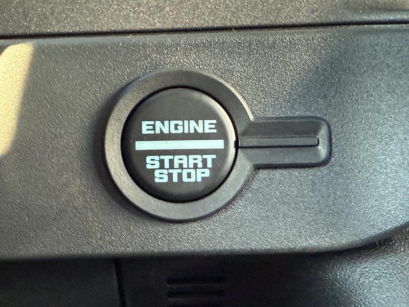 Ford Bronco Vehicle Full-screen Gallery Image 10