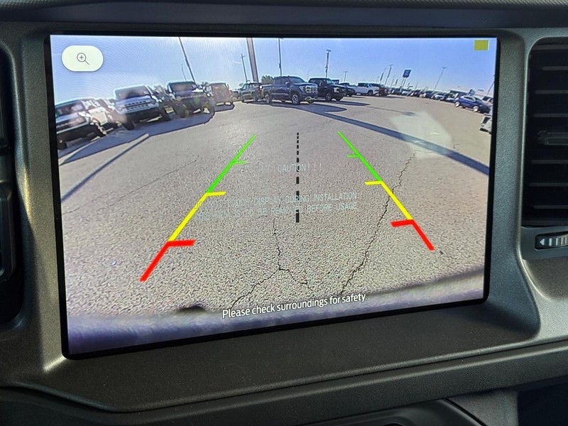 Ford Bronco Vehicle Full-screen Gallery Image 12