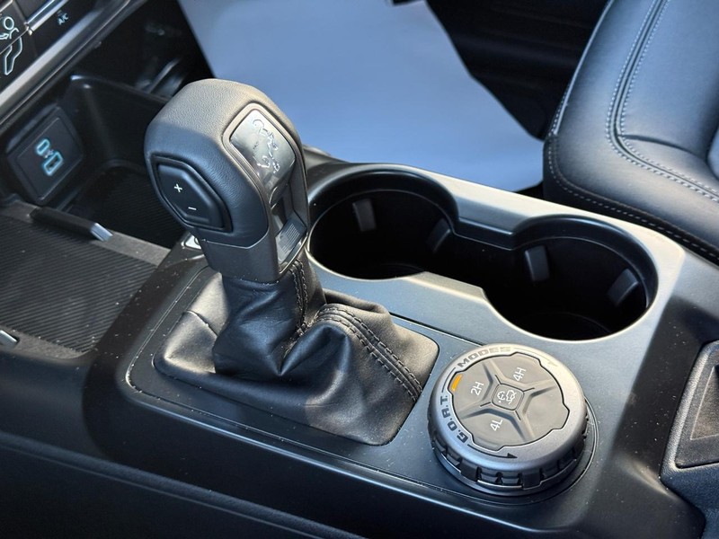 Ford Bronco Vehicle Full-screen Gallery Image 14