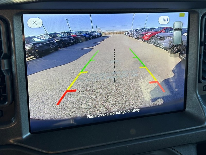 Ford Bronco Vehicle Full-screen Gallery Image 12