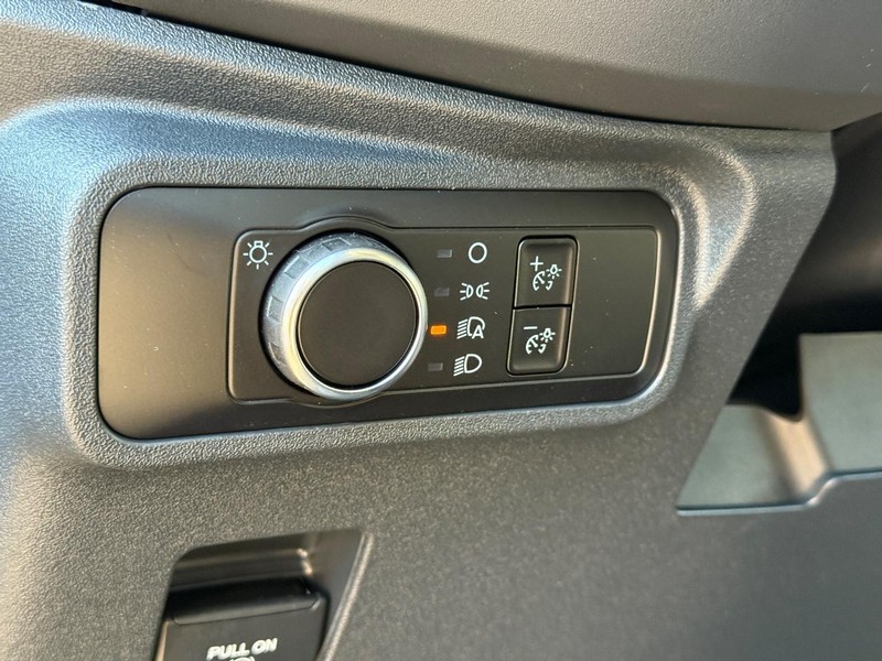 Ford Bronco Vehicle Full-screen Gallery Image 16