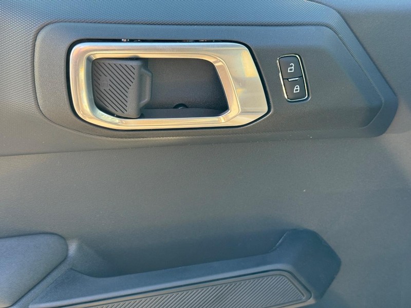 Ford Bronco Vehicle Full-screen Gallery Image 17