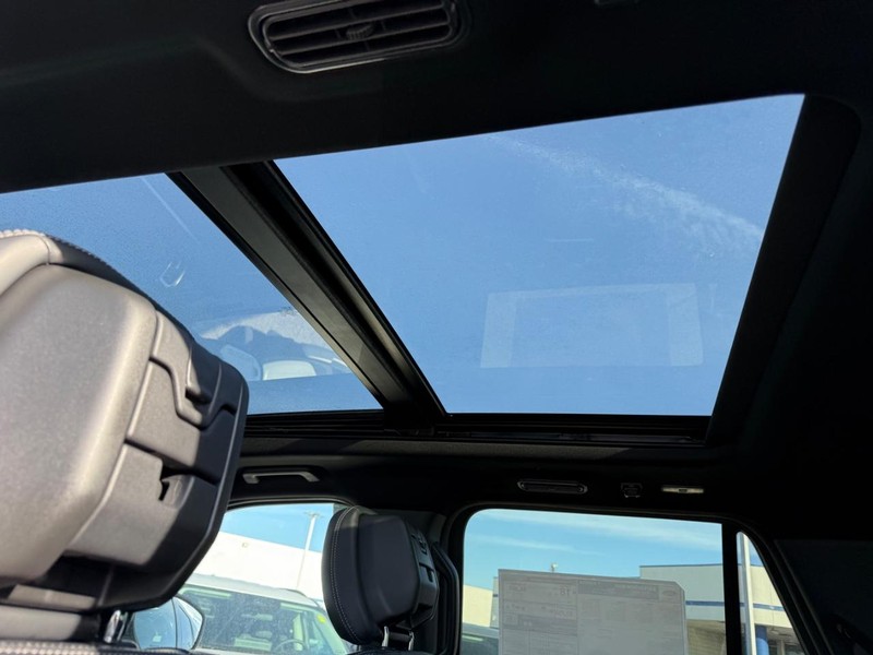 Ford Expedition Max Vehicle Full-screen Gallery Image 7