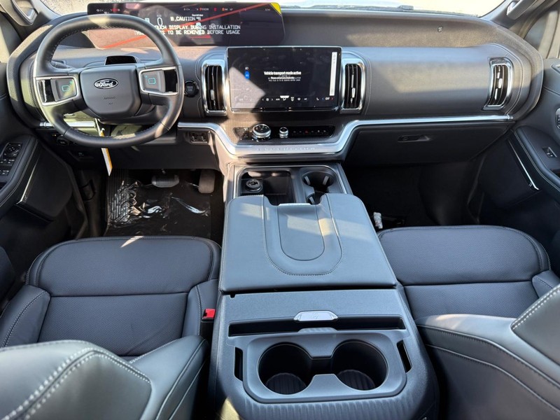 Ford Expedition Max Vehicle Full-screen Gallery Image 9