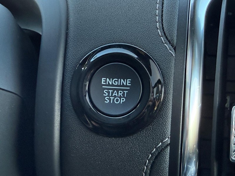 Ford Expedition Max Vehicle Full-screen Gallery Image 13