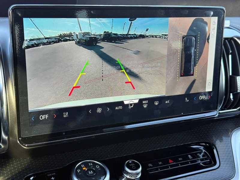 Ford Expedition Max Vehicle Full-screen Gallery Image 15