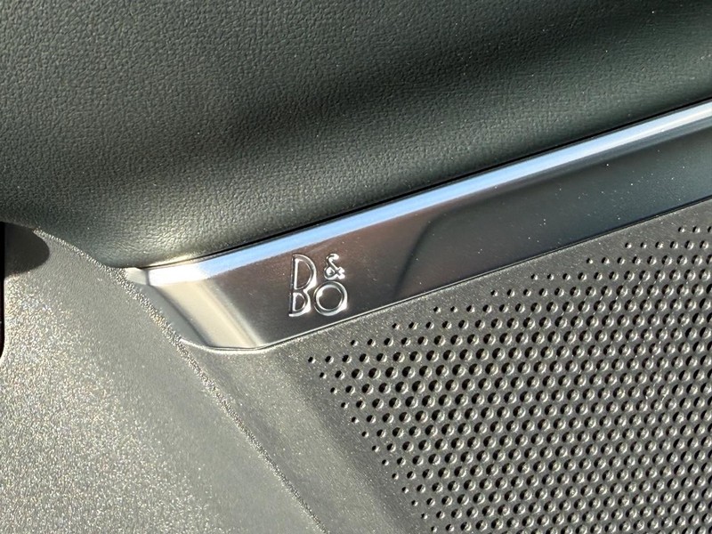 Ford Expedition Max Vehicle Full-screen Gallery Image 19