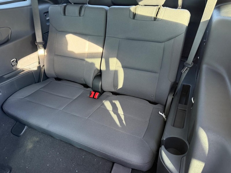 Ford Explorer Vehicle Full-screen Gallery Image 5